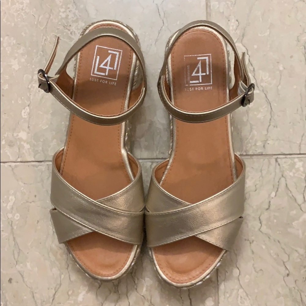 Gold sandal/platform